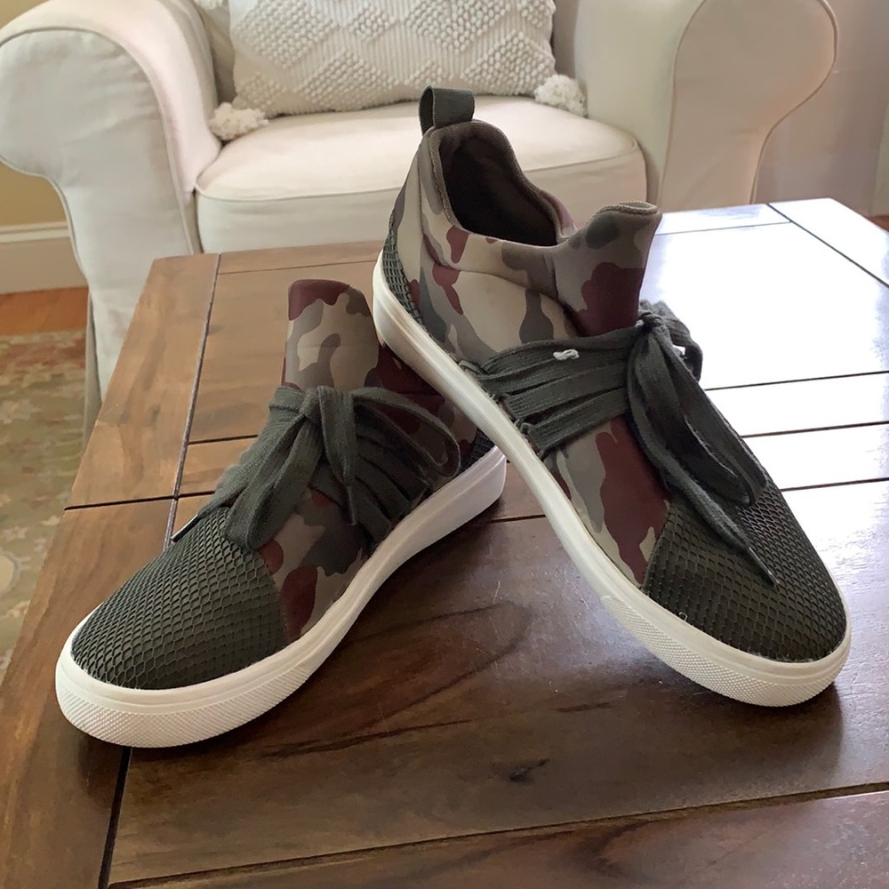 Steve Madden Lancer Camo Sneakers